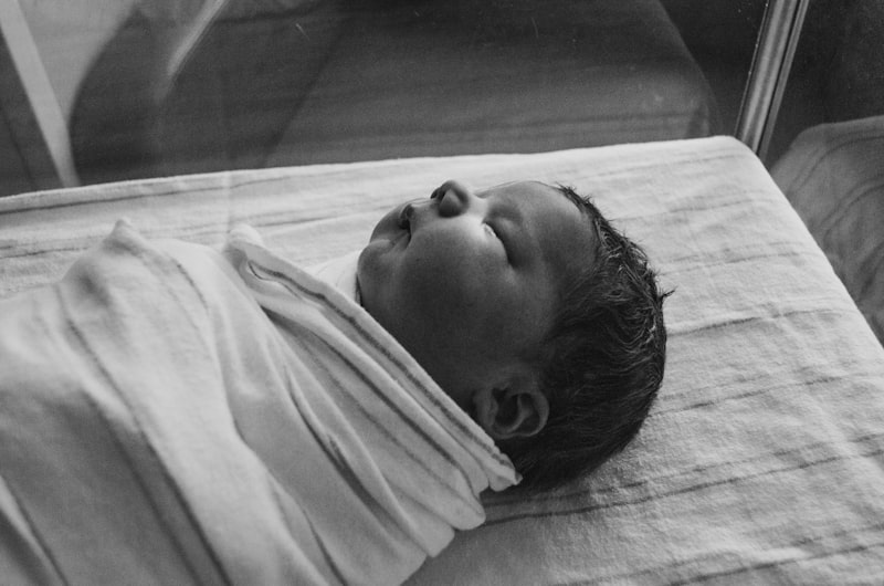 Alert Inactivity: The Quiet Window into Newborn Learning