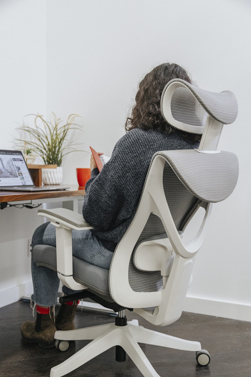 Ergonomics: Optimize Your Space for Peak Cognitive Flow