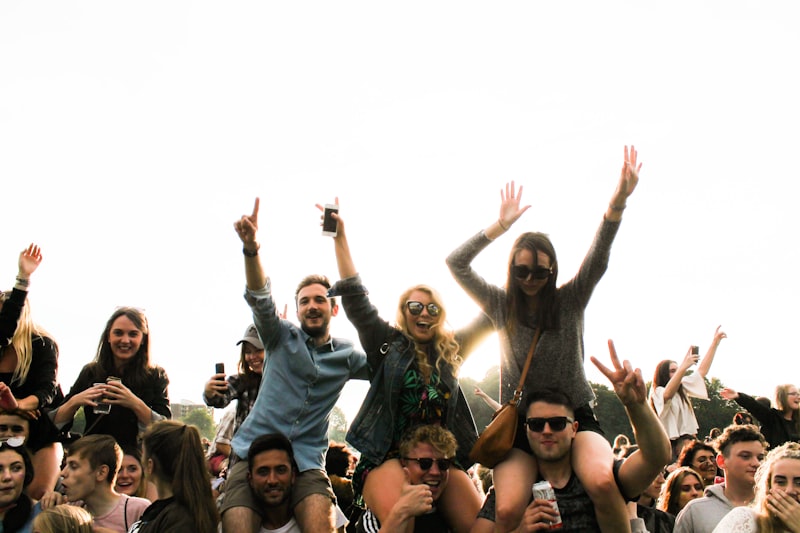 Social Anchoring: Why We Follow the Crowd