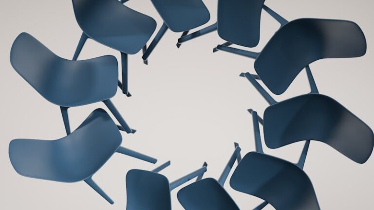 The Steinzor Effect: How Seating Shapes Group Dynamics