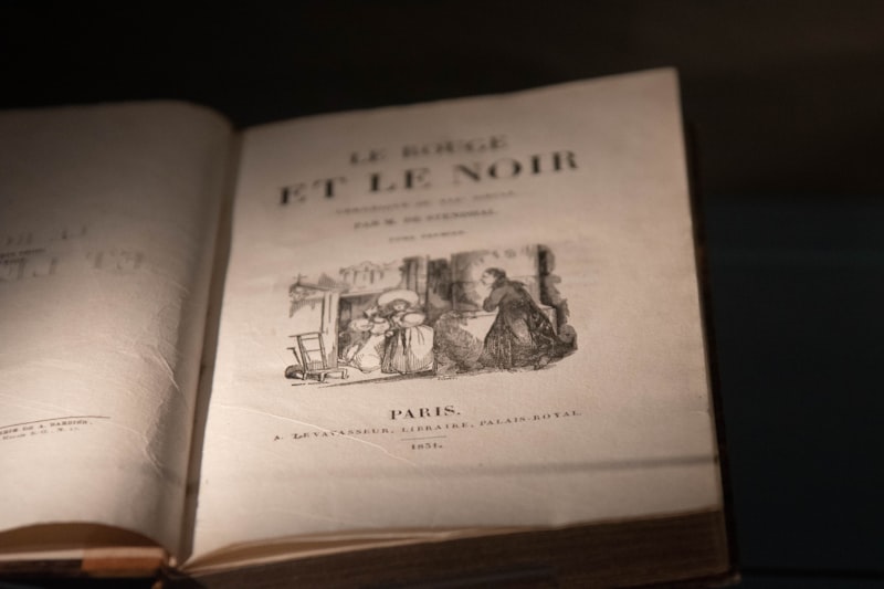 Folie à Trois: When Shared Delusions Bind Three Minds
