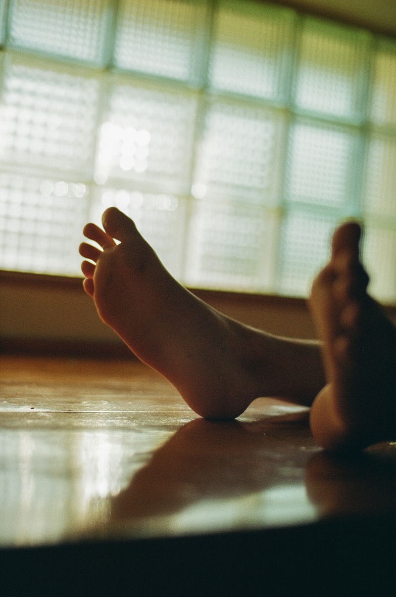 Foot-in-the-Door: Master the Subtle Art of Persuasion