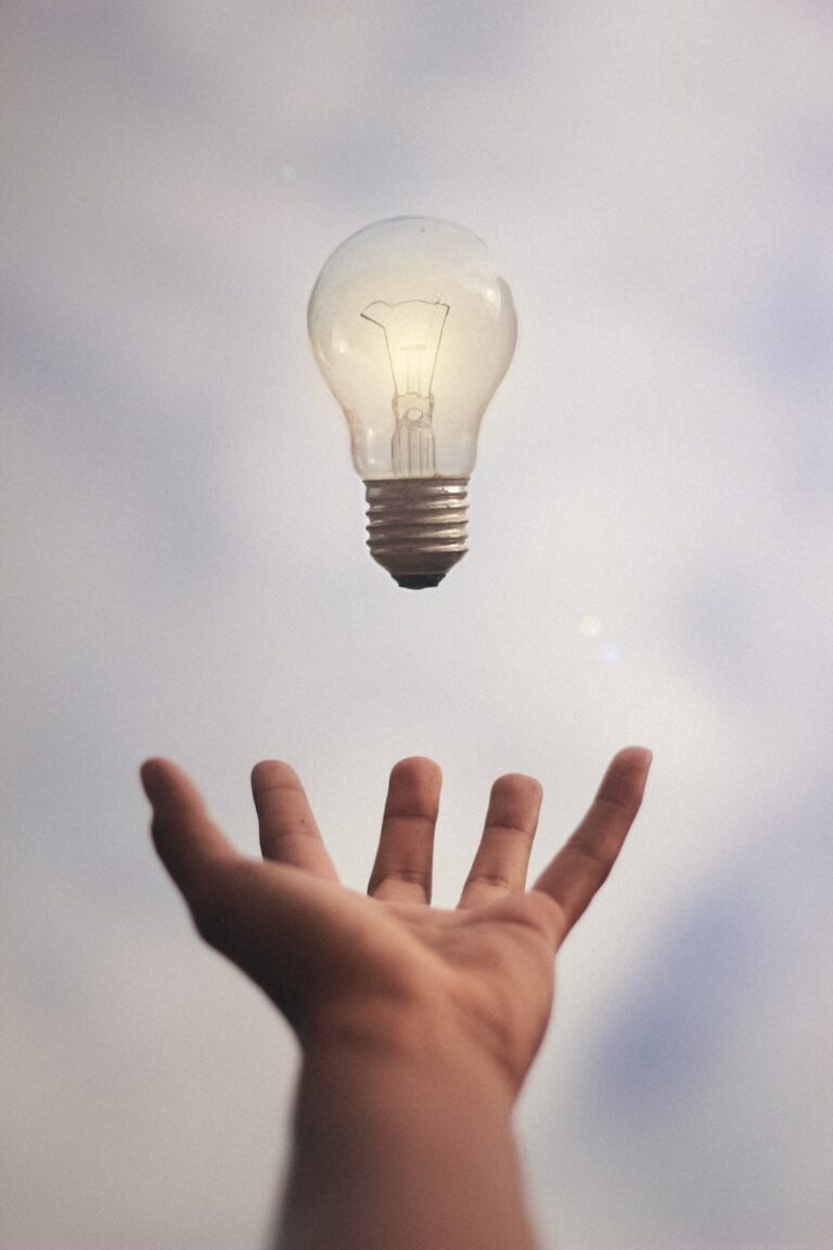 Flight of Ideas: Decoding the Rapid Stream of Thought