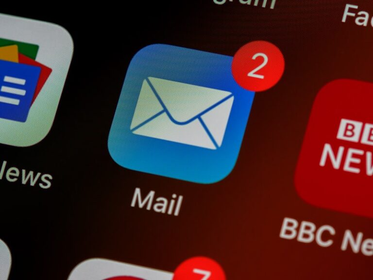 Digital Communication: How Email Shapes Our Social Mind