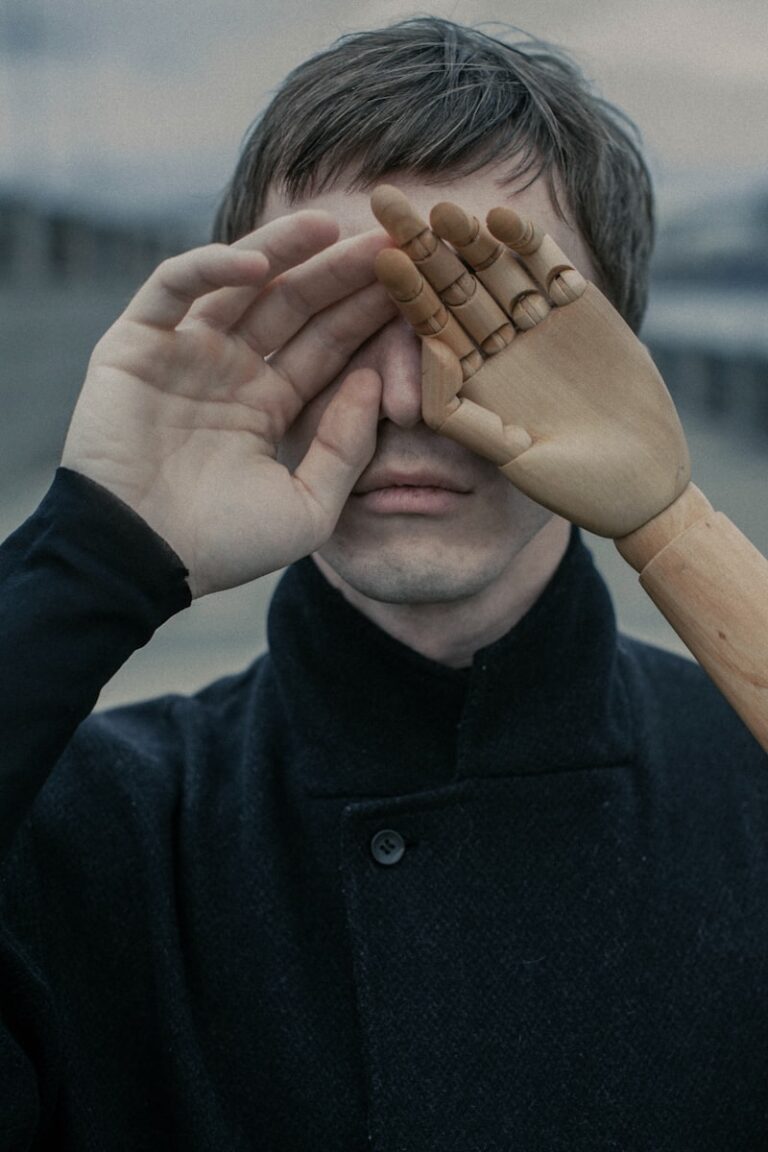 Eye-Voice Span: Decoding the Lag in Human Cognition