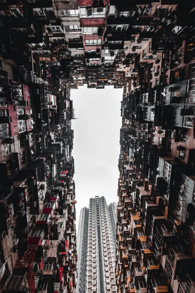 Urban Psychology: How City Living Shapes Your Mind