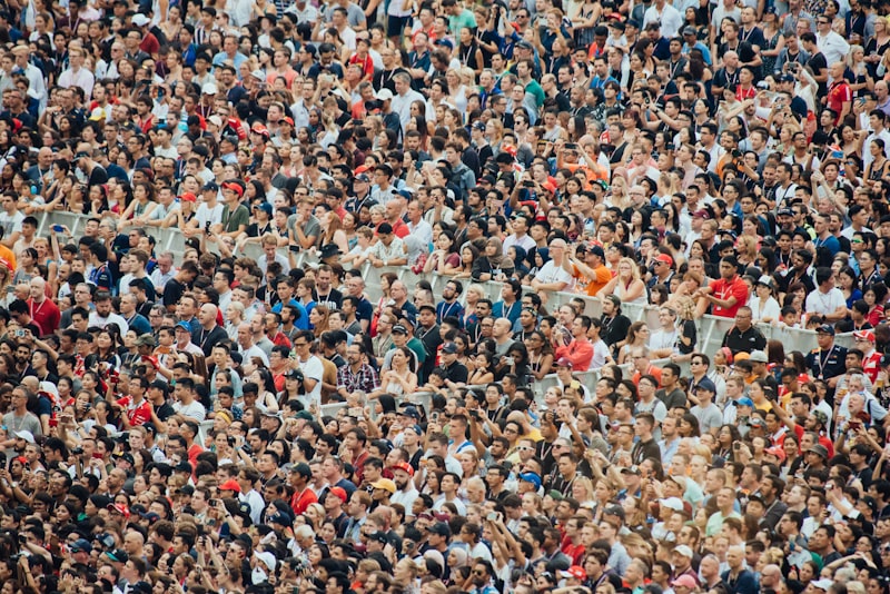 Contrarianism: Why Going Against the Crowd Pays Off