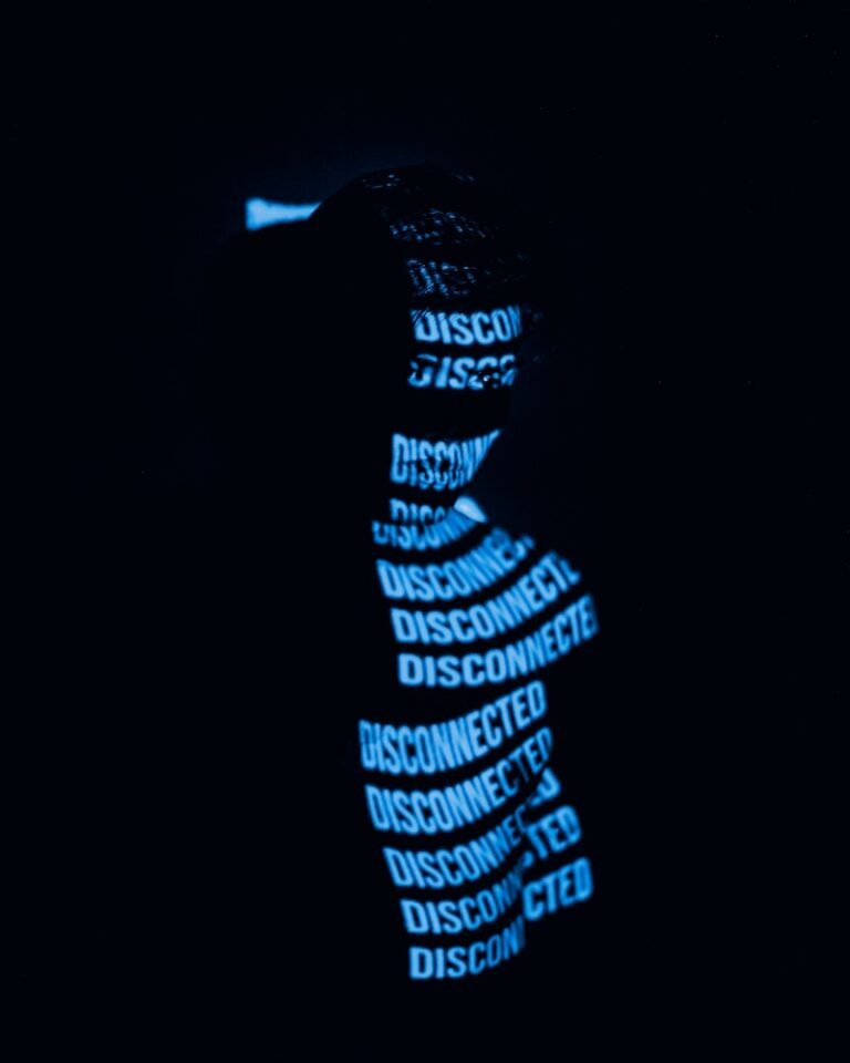 Disconnection Syndrome: When Your Mind Breaks Apart