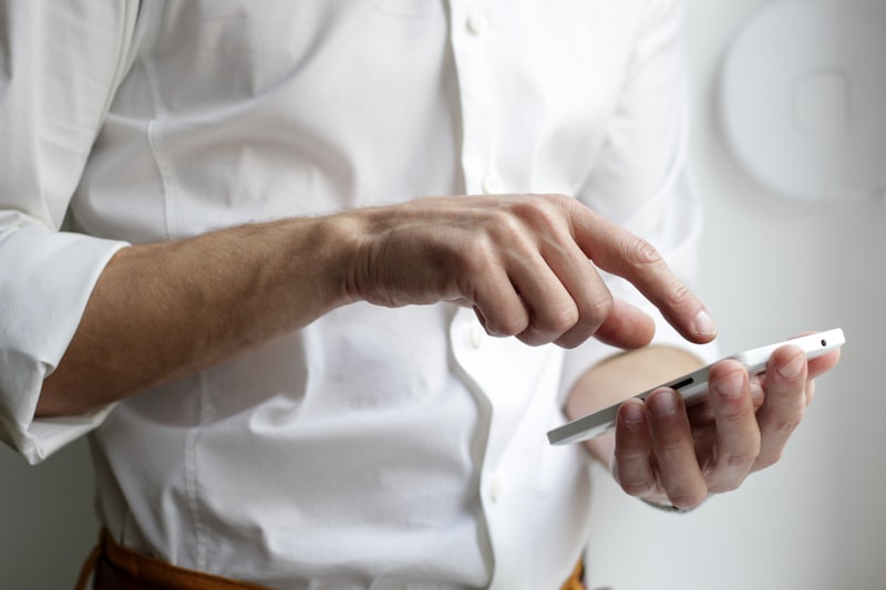 Digital Habits: How Mobile Use Rewires Your Brain