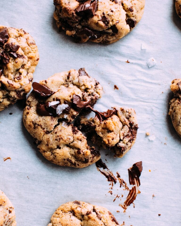 Emotional Eating: Why Cookies Bring You Comfort