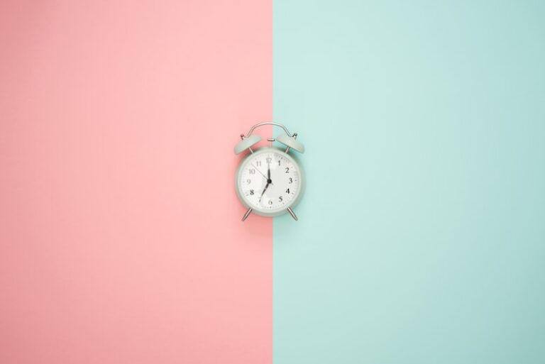 Fixed-Interval Schedules: Mastering the Timing of Behavior