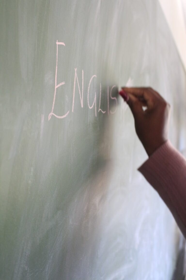 Folk Bilingualism: Fluency Without the Classroom