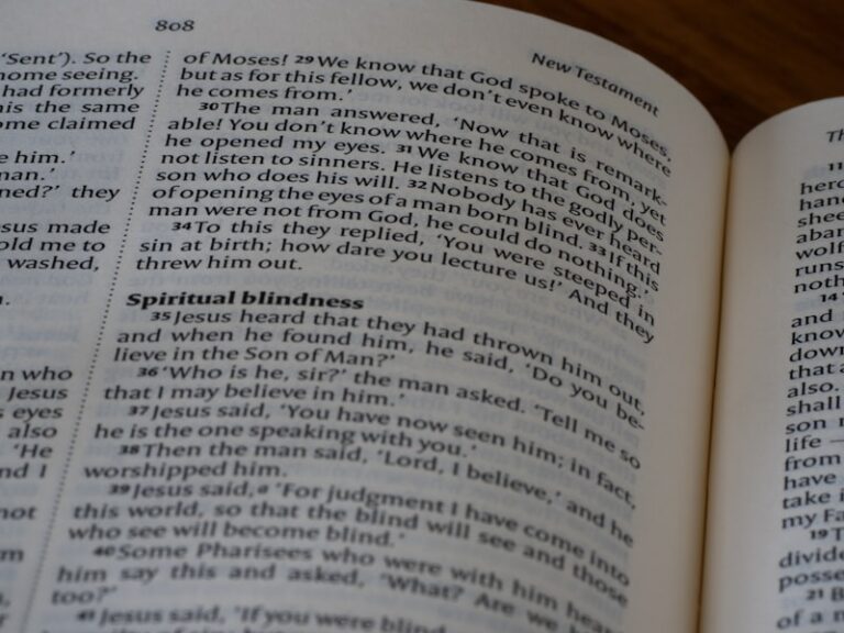 Ideomotor Effect: The Secret Behind Spiritualist Tables