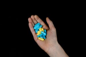Opioid Dependency: The Psychology Behind the Synthetic Grip