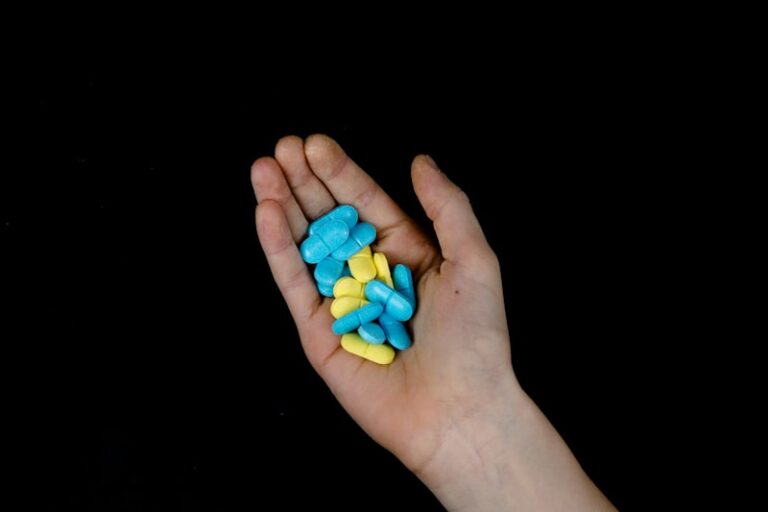 Opioid Dependency: The Psychology Behind the Synthetic Grip
