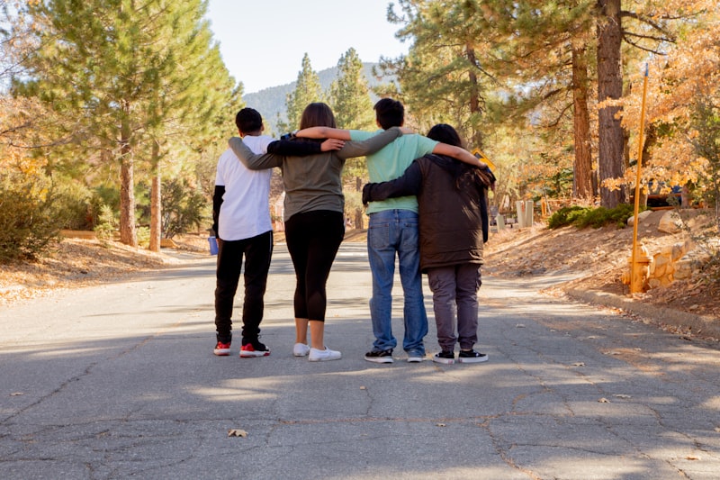 Peer Support Groups: Navigating the Path to Recovery