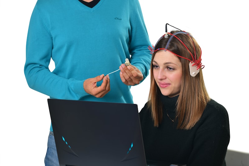 Simultaneous Discrimination: Mastering Sensory Accuracy
