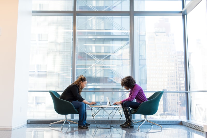 The Steinzor Effect: How Seating Controls Your Conversations
