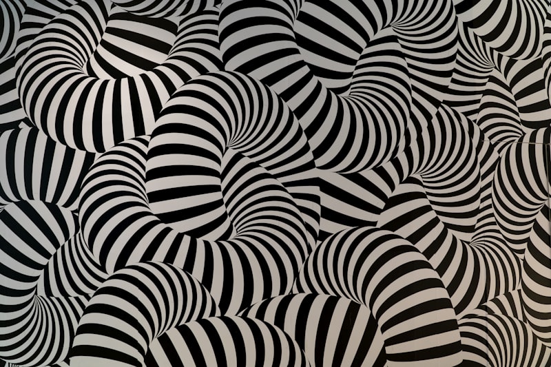 Visual Perception: How Bold Patterns Shape Human Thought