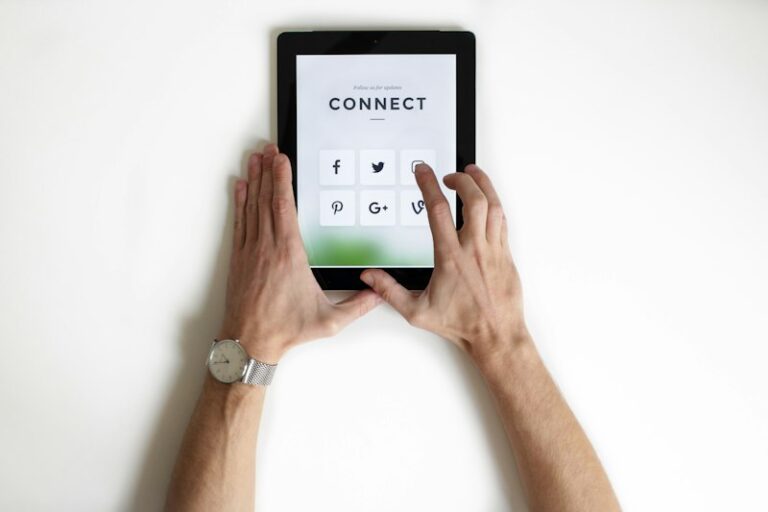 Digital Identity: Navigating Your Divided Online Self