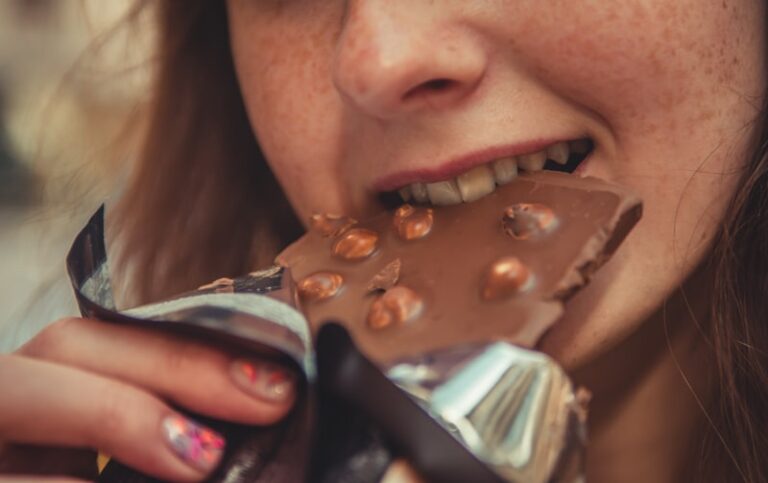 Eating Behavior: The Hidden Psychology of Your Cravings