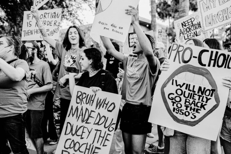 Group Polarization: Why Collective Minds Turn Extreme