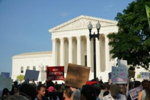 Group Polarization: Why Juries Reach Extreme Decisions