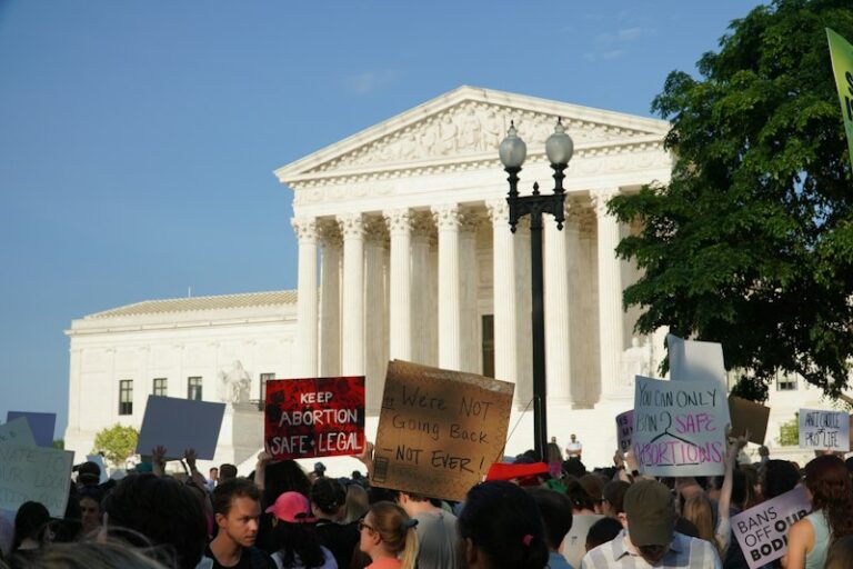 Group Polarization: Why Juries Reach Extreme Decisions
