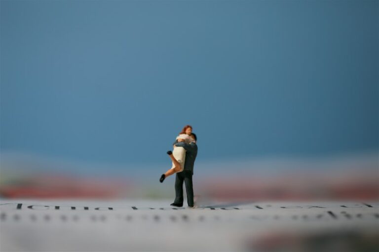Miniature Life Situations: Mastering Reality in Micro-Scale
