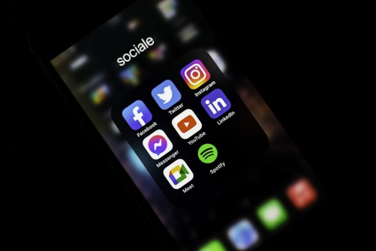 Sociometry: Mapping Your Social Network Hidden in Plain Sight
