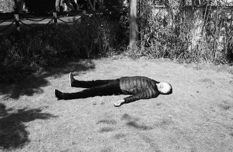 Tonic Immobility: The Science Behind Playing Dead