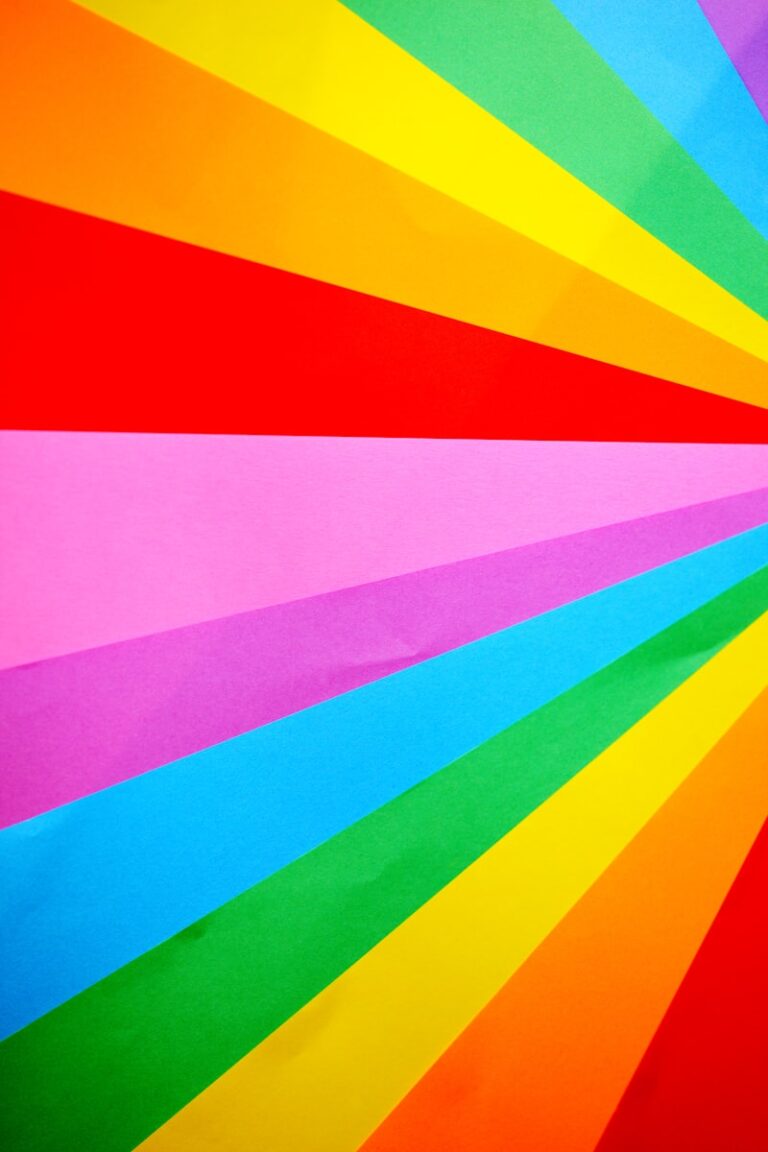 Visual Perception: Seeing Colors That Aren't There