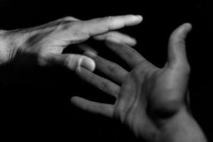 Bimanual Interference: Why Your Hands Refuse to Sync