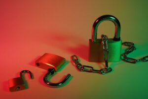 Dual Trace Hypothesis: How Memories Get Locked In