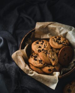 Emotional Eating: Why Cookies Soothe Your Mind