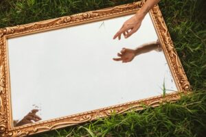 Mirror Drawing: Master Your Brain’s Hidden Logic
