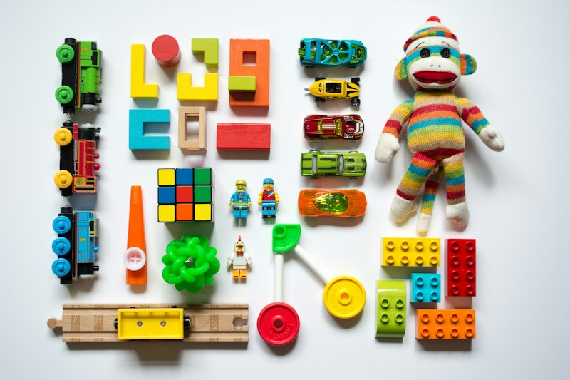 Object-Oriented Play: How Simple Toys Shape Young Minds