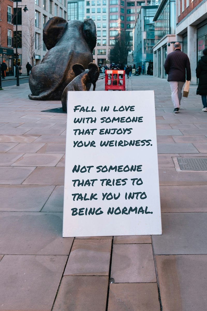 Social Norms: Mastering the Unspoken Rules of Connection
